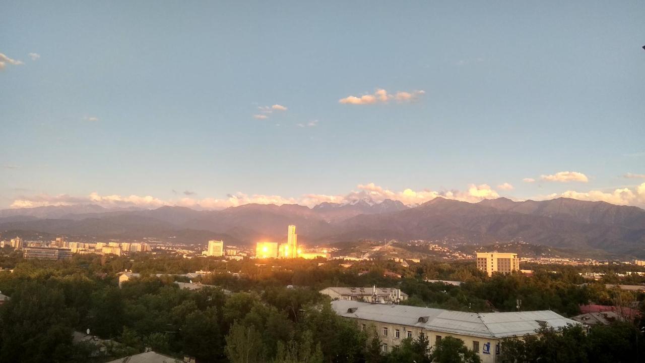 "Картина Горных Вершин" Квартира- "Mountain View" Apartment Almaty Exterior photo